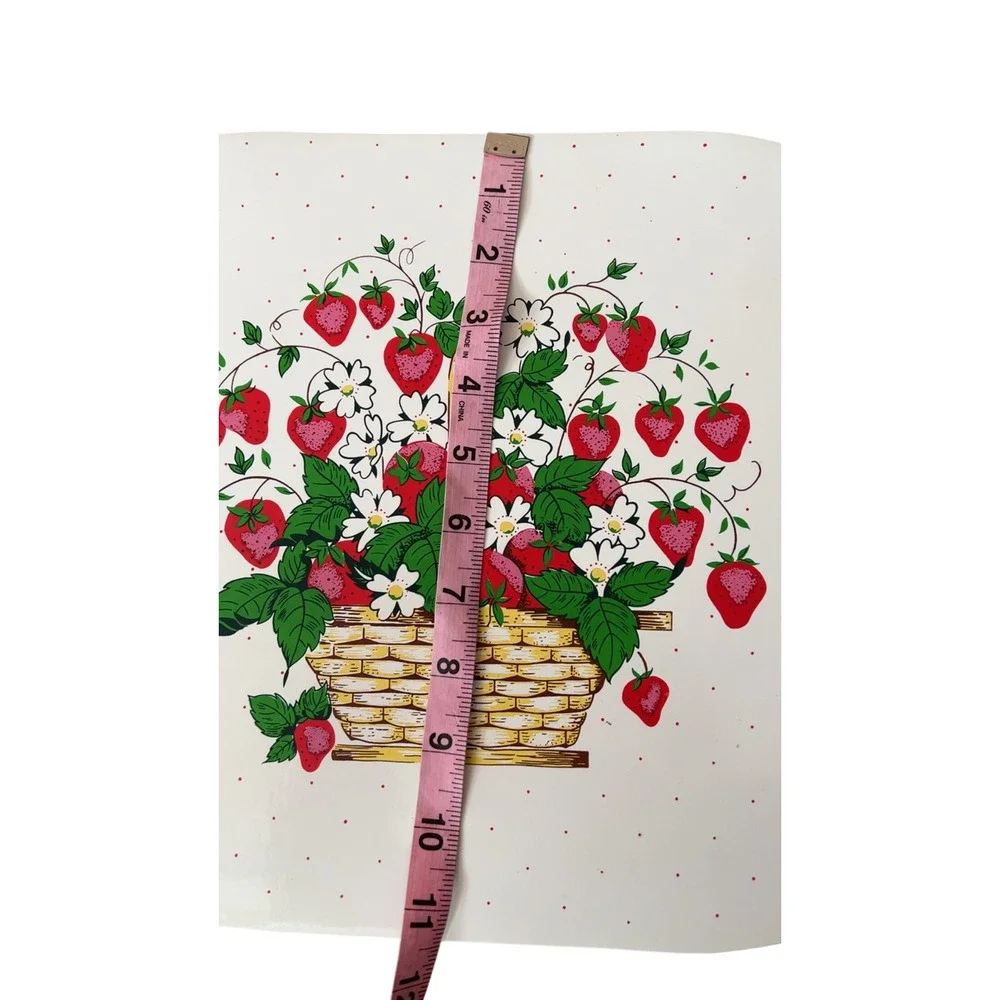 VINTAGE Strawberry Basket Placemats - Very good vintage condition